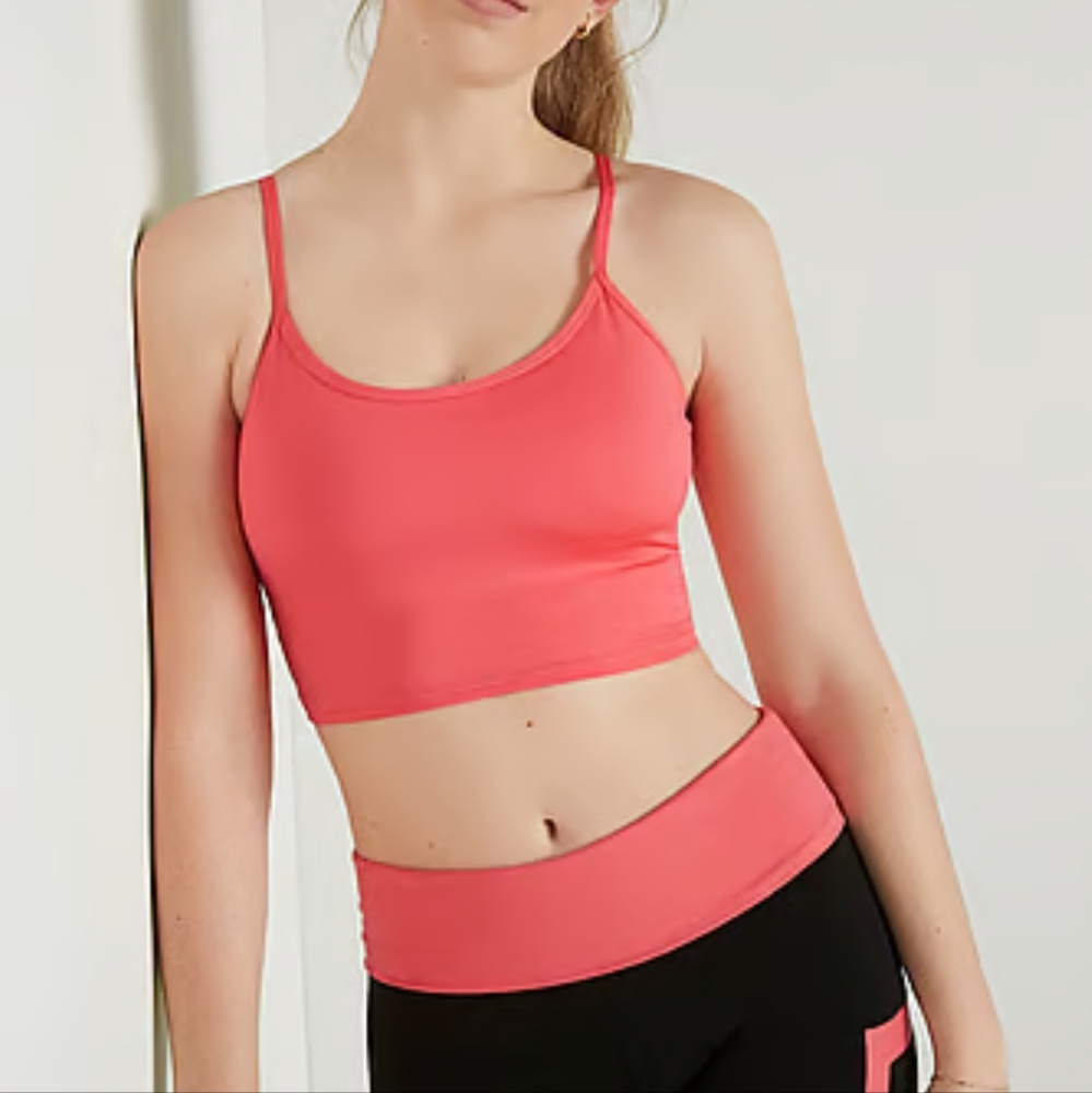 Pink Victoria Secret Ultimate lightly lined sports crop M